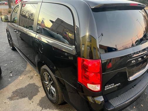 Black Onyx Crystal Pearl Coat 2018 Dodge Grand Caravan SXT