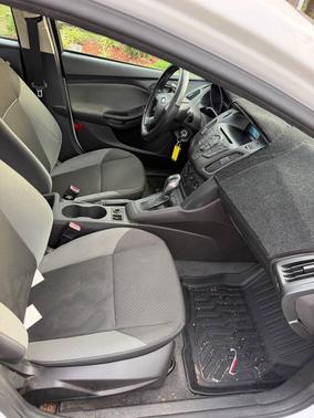 Oxford White 2012 Ford Focus S