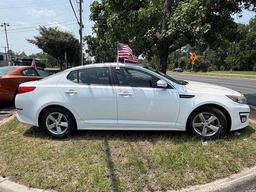 Snow White Pearl 2014 Kia Optima LX