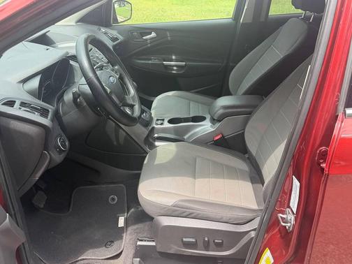 Ruby Red Metallic Tinted Clearcoat 2015 Ford Escape SE