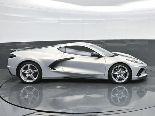 2023 Chevrolet Corvette Stingray w/2LT