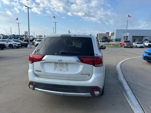 2018 Mitsubishi Outlander SE