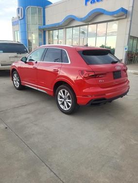 2024 Audi Q3 Premium 45 TFSI S line quattro Tiptronic