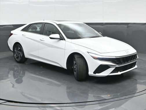 2025 Hyundai ELANTRA SEL