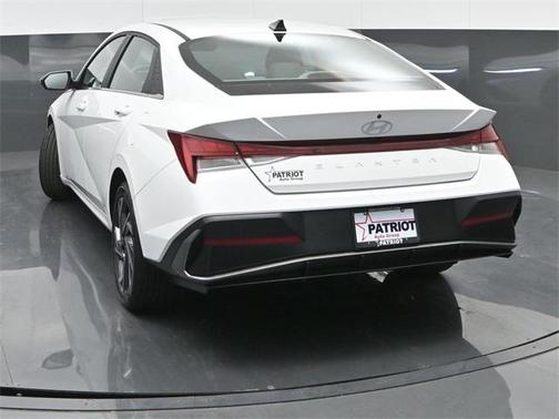 2025 Hyundai ELANTRA SEL