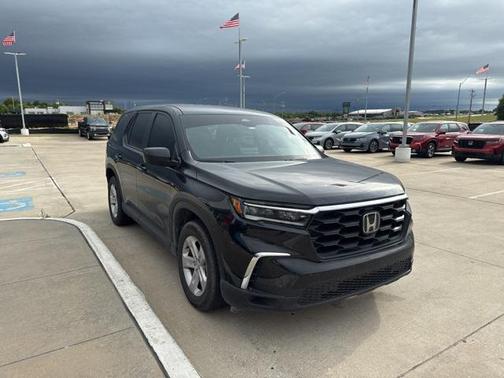 2023 Honda Pilot AWD LX