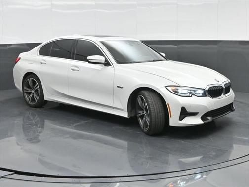2022 BMW 330e Base
