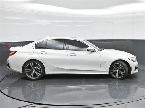 2022 BMW 330e Base