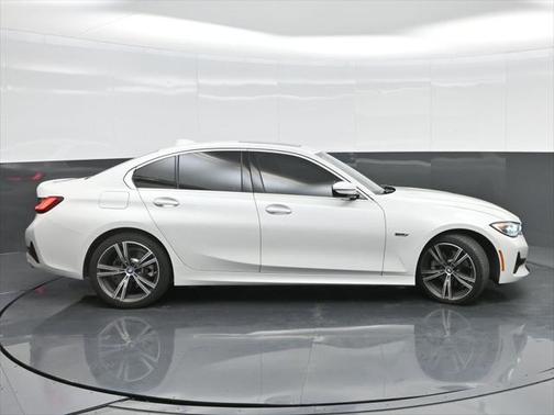 2022 BMW 330e Base
