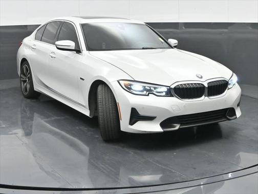 2022 BMW 330e Base