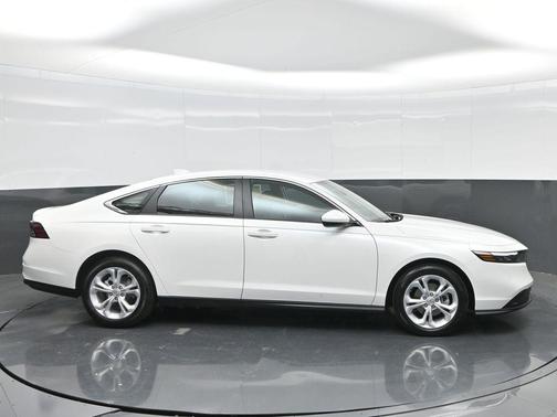 2025 Honda Accord LX 1.5T