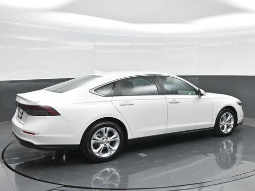 2025 Honda Accord LX 1.5T