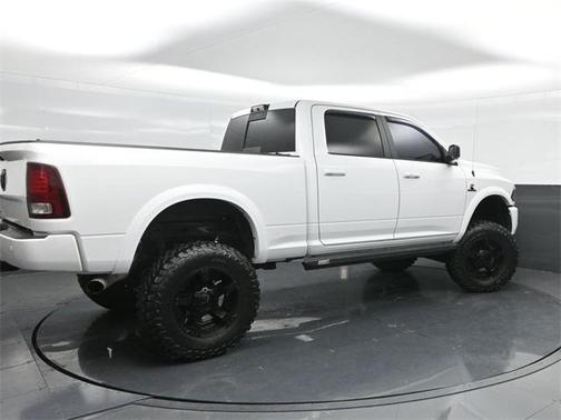 2018 RAM 2500 Laramie Crew Cab 4x4 6'4' Box