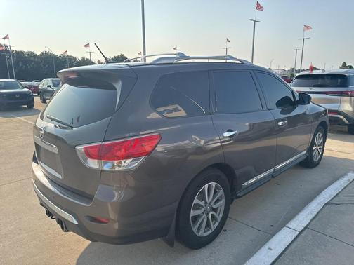 2016 Nissan Pathfinder SL