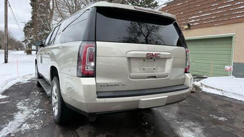2016 GMC Yukon XL SLT