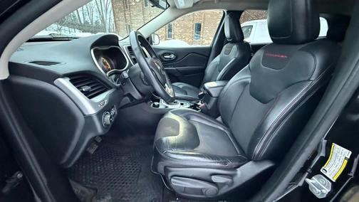 2016 Jeep Cherokee Sport