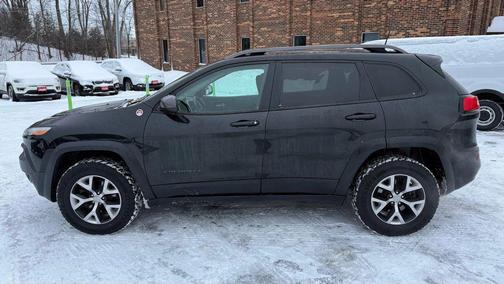 2016 Jeep Cherokee Sport