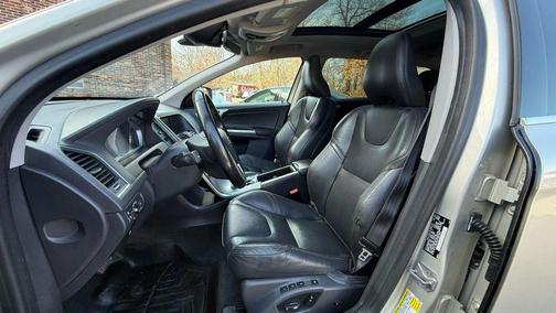 2017 Volvo XC60 T6 Dynamic