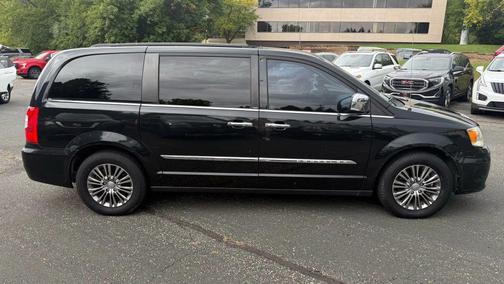 2014 Chrysler Town & Country Touring-L