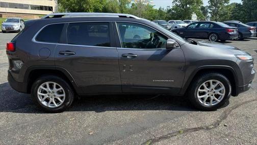 2017 Jeep Cherokee Sport