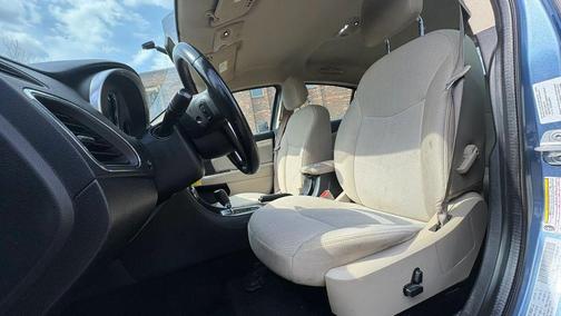 2011 Chrysler 200 Touring