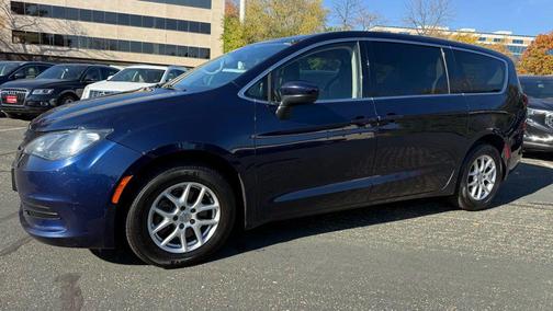 2020 Chrysler Voyager LX