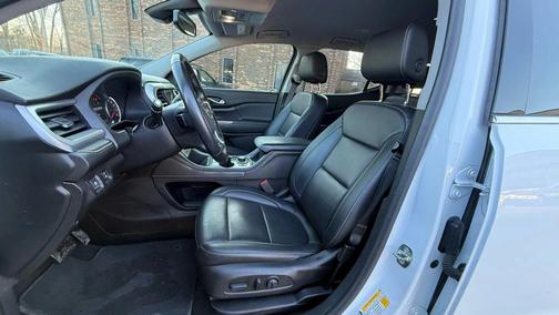 2022 GMC Acadia AWD SLT