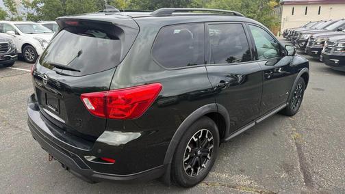 2019 Nissan Pathfinder SL