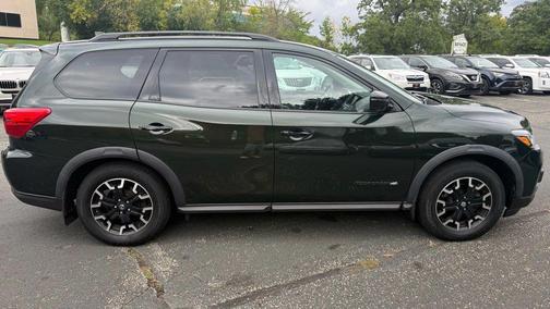 2019 Nissan Pathfinder SL
