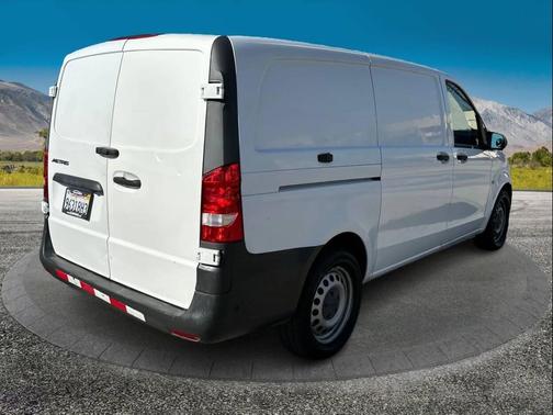 2016 Mercedes-Benz Metris Base