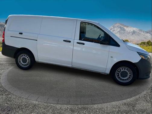 2016 Mercedes-Benz Metris Base