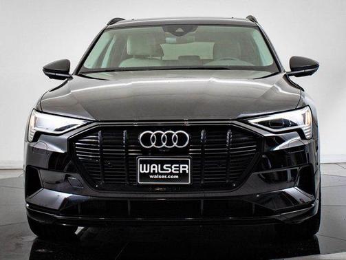 2022 Audi e-tron Premium