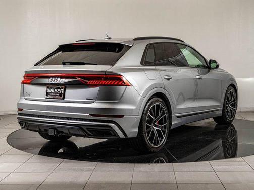 Florett Silver Metallic 2019 Audi Q8 3.0T Premium