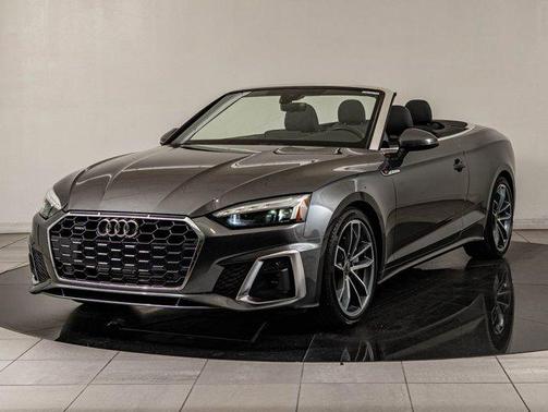 Daytona Gray Pearl Effect/Black Roof 2024 Audi A5 Premium 45 TFSI S line quattro S tronic