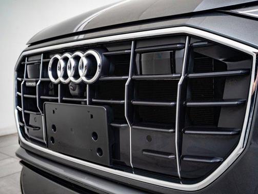 2023 Audi Q8 55 Prestige