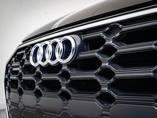 2024 Audi Q5 45 S line Premium
