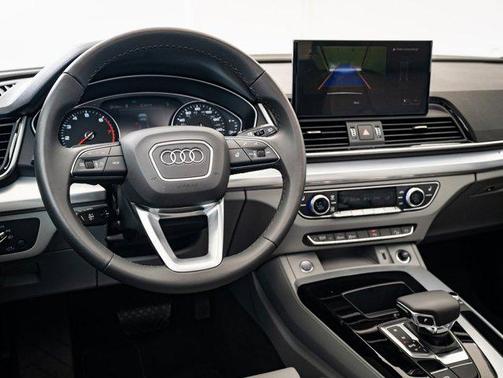 2024 Audi Q5 45 S line Premium