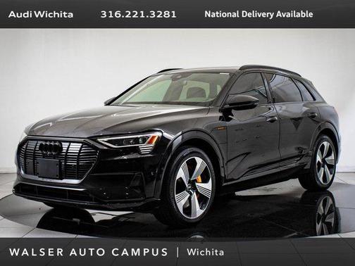 2022 Audi e-tron Premium Plus
