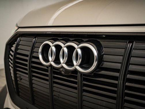 2021 Audi e-tron Premium