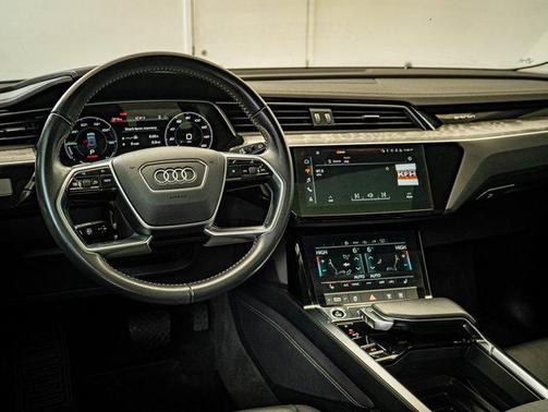 2021 Audi e-tron Premium