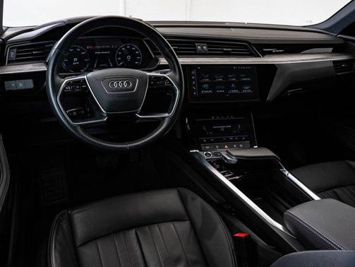 2022 Audi e-tron Premium