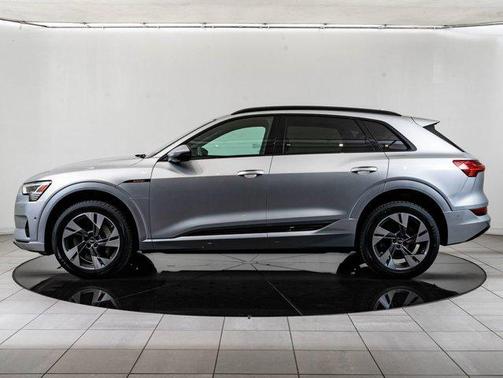 2022 Audi e-tron Premium