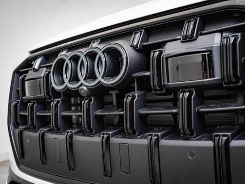 2025 Audi Q7 45 Premium Plus