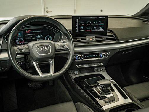 2023 Audi Q5 45 S line Premium Plus