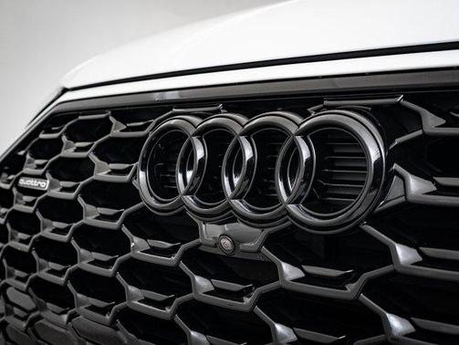 2024 Audi Q5 45 S line Premium Plus