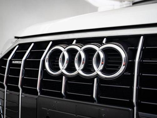 2022 Audi Q3 45 S line Premium