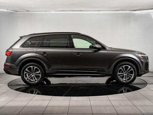 2026 Audi Q7 45 Premium Plus