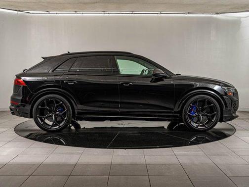 mythos black metallic 2026 Audi RS Q8 4.0T