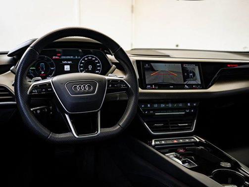 2023 Audi e-tron GT Prestige quattro