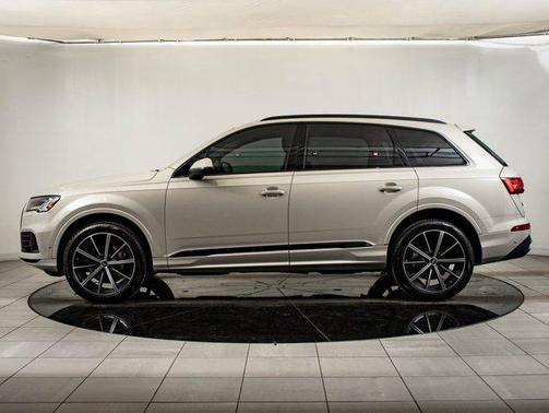 2023 Audi Q7 55 Premium Plus
